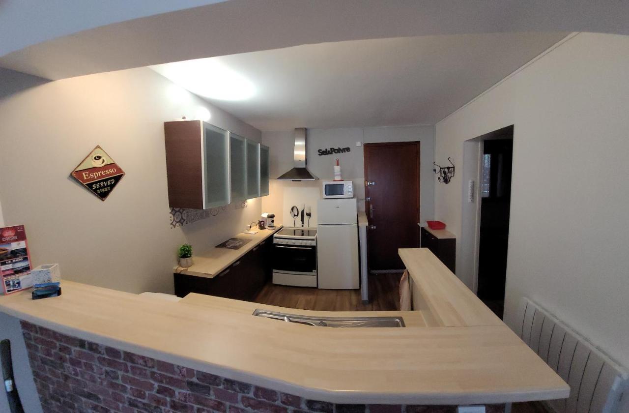 카시스 Au Calme, 200M Du Centre T2 Avec Balcon Et Parking 아파트 외부 사진