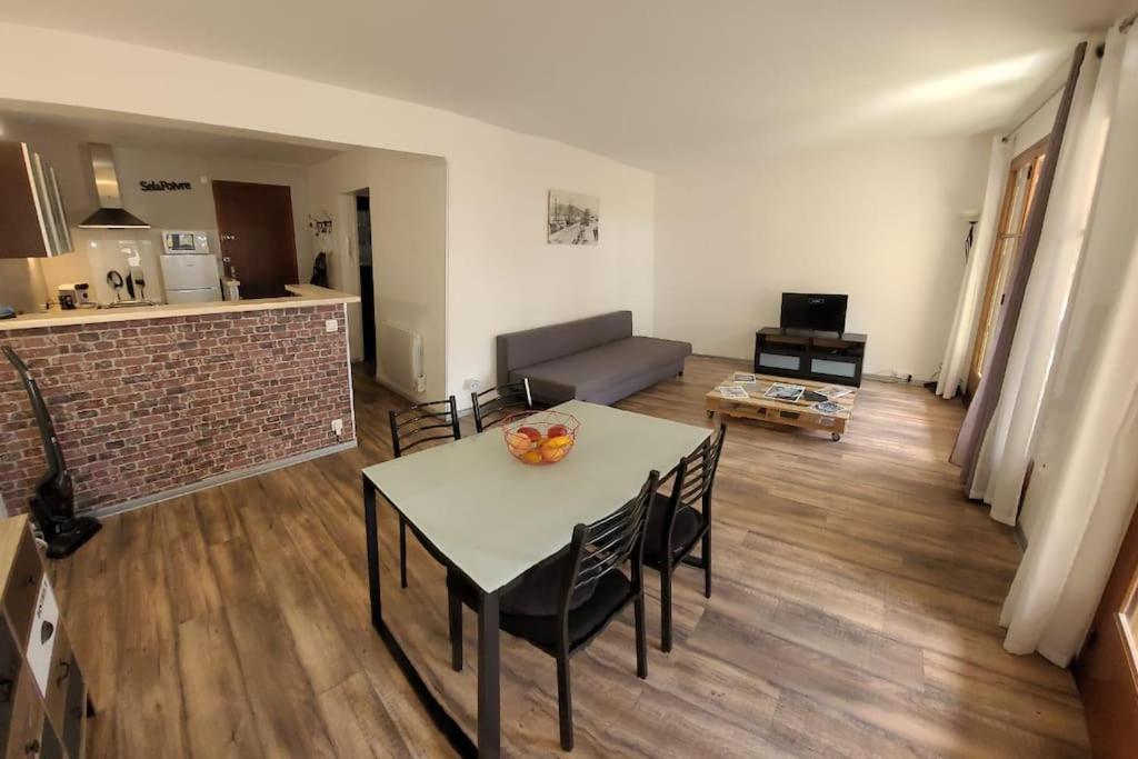 카시스 Au Calme, 200M Du Centre T2 Avec Balcon Et Parking 아파트 외부 사진