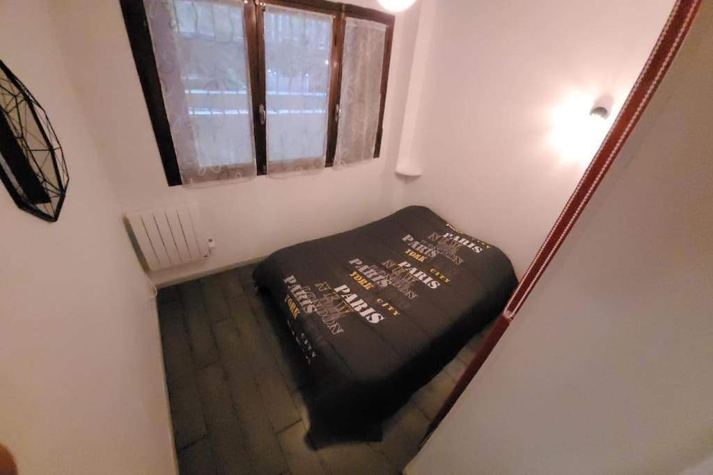 카시스 Au Calme, 200M Du Centre T2 Avec Balcon Et Parking 아파트 외부 사진
