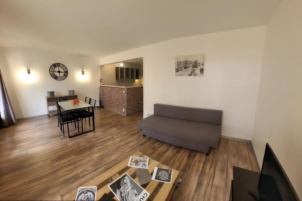 카시스 Au Calme, 200M Du Centre T2 Avec Balcon Et Parking 아파트 외부 사진